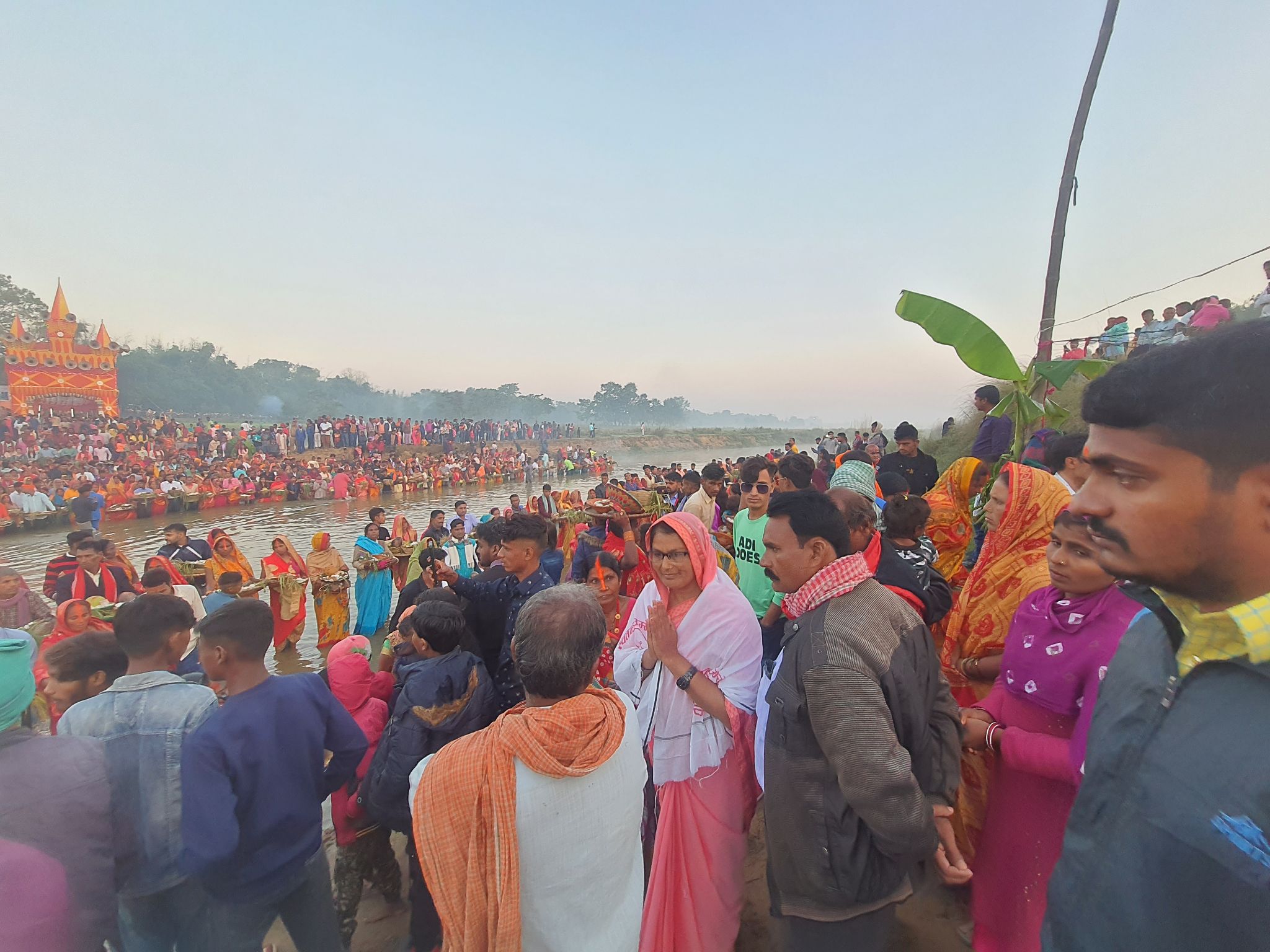 स्वतन्त्र उम्मेदवार करिमा वेगम छठ घाटहरुमा