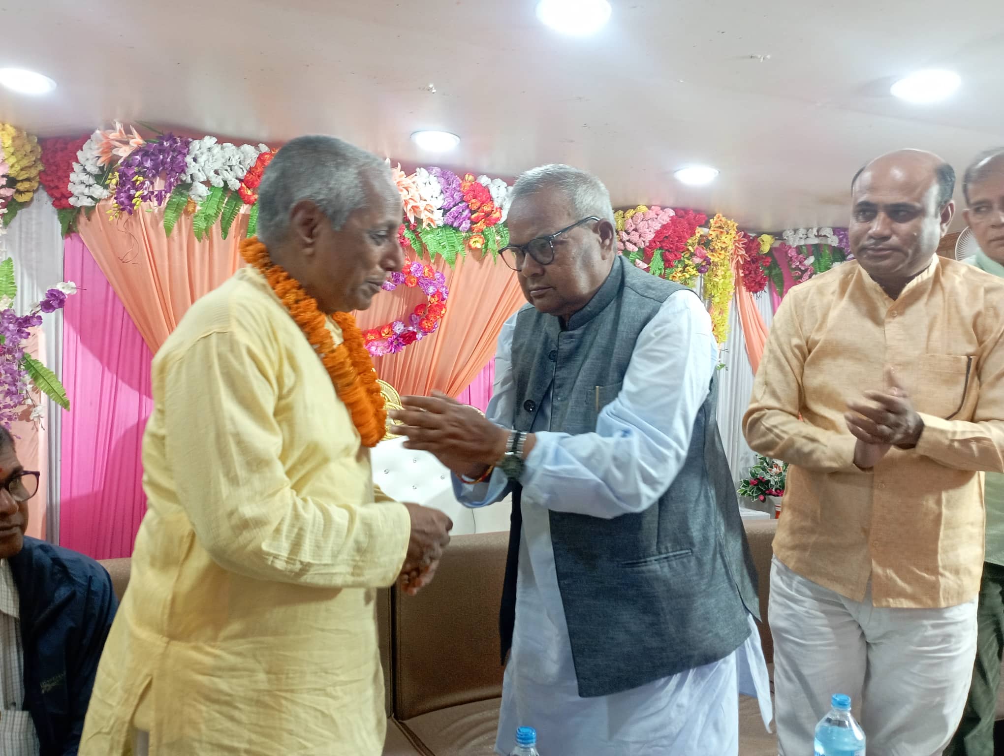 पर्सा क्षेत्र नम्बर १ मा कर्ण अझै बलियो बने,स्वतन्त्र उम्मेदवारले गरे समर्थन