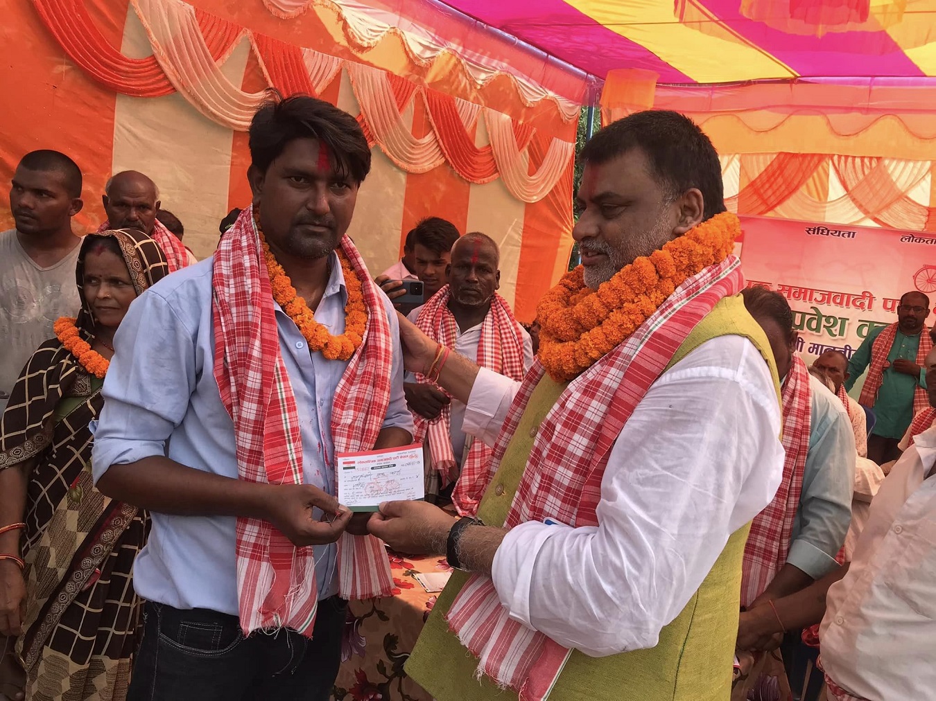 विभिन्न पार्टी परित्याग गर्दै सयौँ नेता कार्यकर्ता लोसपामा प्रवेस