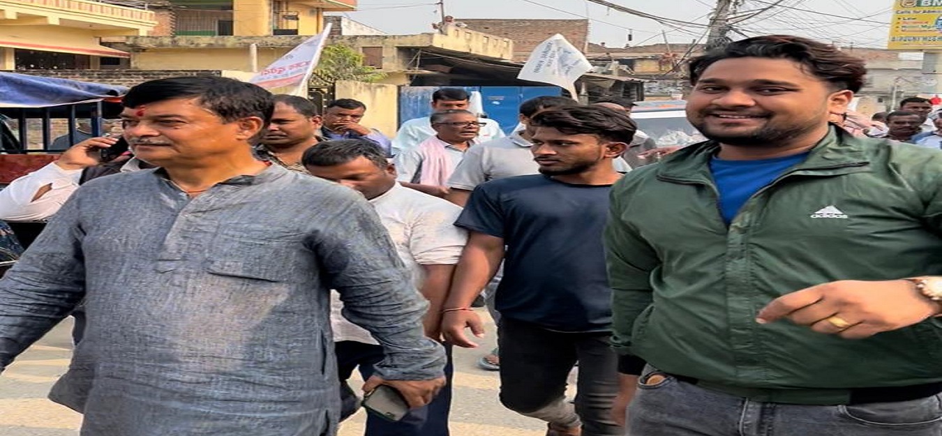 स्वतन्त्र उम्मेदवार अजय द्विवेदीले घरदैलो कार्यक्रमलाई तीब्रता दिदै