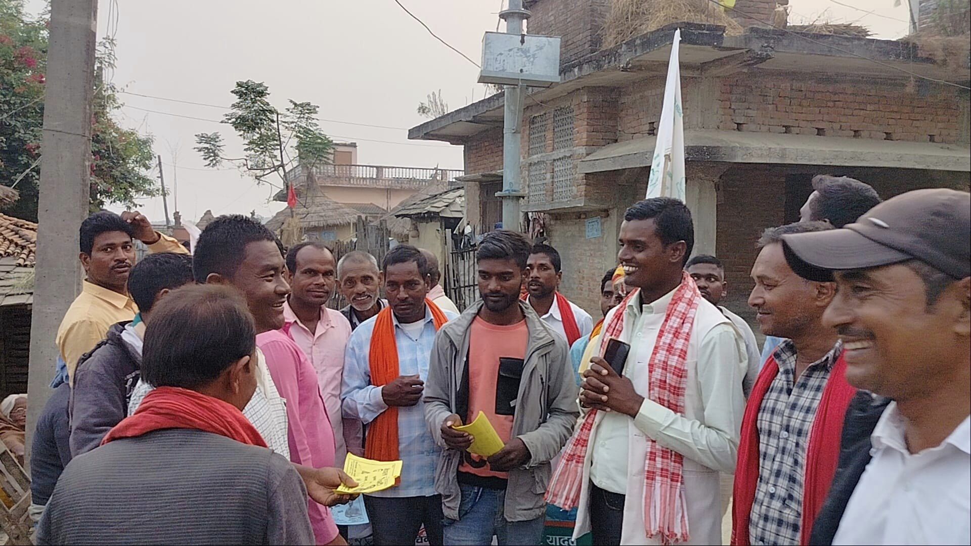 जनताको शान्ति सुरक्षा र समाजको बिकासको लागि आमा छापमा मतदान गर्न, पर्सा -३ (क) का उम्मेदवार साहको आग्रह