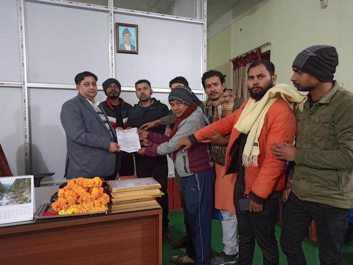 अंग्रजीमा भाषामा लेखीने इम्बोस्ड नम्बार प्लेट नेपाली भाषमा लेखाउन विश्व हिन्दु परिषद्, नेपालको ज्ञापन पत्र