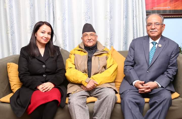 प्रधानमन्त्री दाहाल नेकपा एमालेका अध्‍यक्ष ओलीको नविास बालकोट पुगे