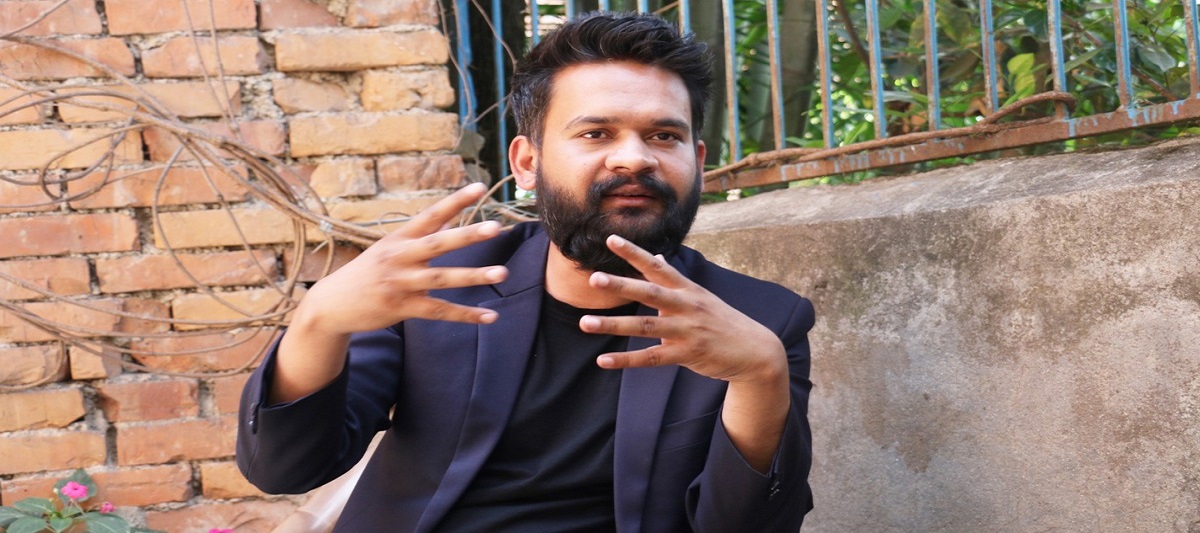 झापामा रास्वपाको पार्टी कार्यालयमा तोडफोड