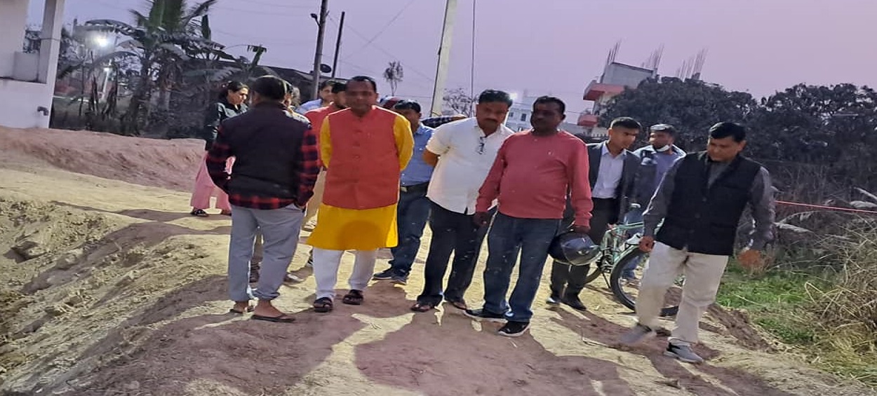 पुर्व मुख्यमन्त्री राउतले आफ्नो क्षेत्रको बिकासका लागी स्थलगत अनुगमन सुरुगरे