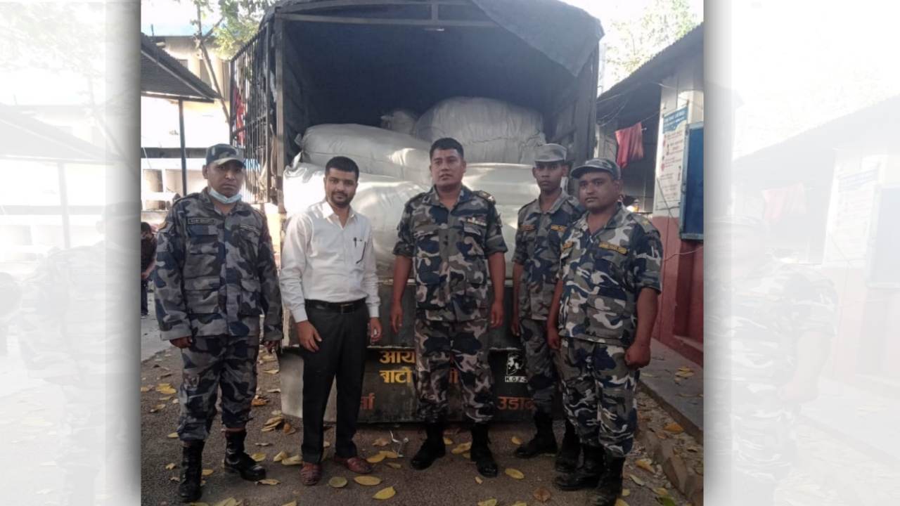 पर्सामा ४४ लाख बराबरको अबैध मालसमान सहित पिकअप र स्कुटी पक्राउ