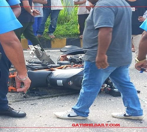 लहरी ट्रक र मोटरसाइकल एकआपसमा ठक्कर खादा मोटरसाइकल चालकको अवस्था गम्भीर