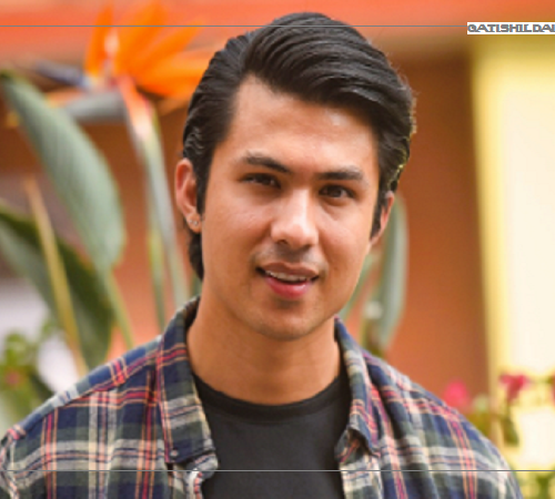 हिजो पक्राउ परेका अनमोल केसीको छातीमा समस्या देखिए पछि अस्पतालमा भर्ना