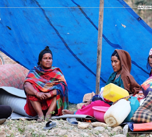 जाजरकोट सदरमुकामको सडक हरिया त्रिपालले भरिभराउ/आफूअनुकूल राहत बाँडेको गुनासो