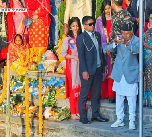 राष्ट्रपति रामचन्द्र पौडेल द्वारा छठ घाटमा अघ्र्यदान