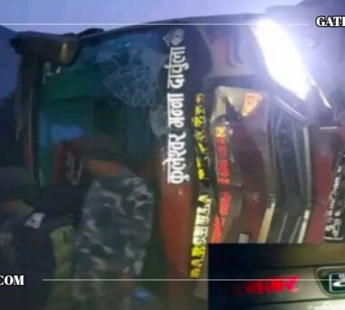दार्चुलाबाट महेन्द्रनगर आउँदै गरेको बस दुर्घटना, १५ जना घाइते