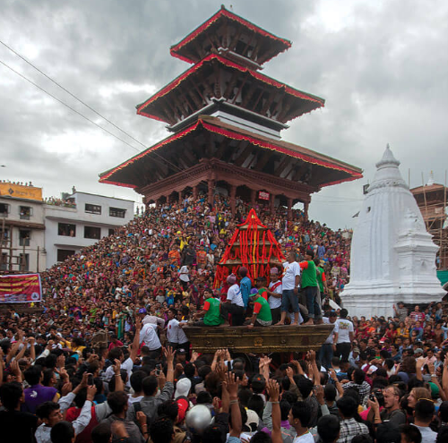 आज देखी इन्द्रजात्रा चौथी अर्थात् इन्द्रध्वज आठ दिनसम्म मनाइने