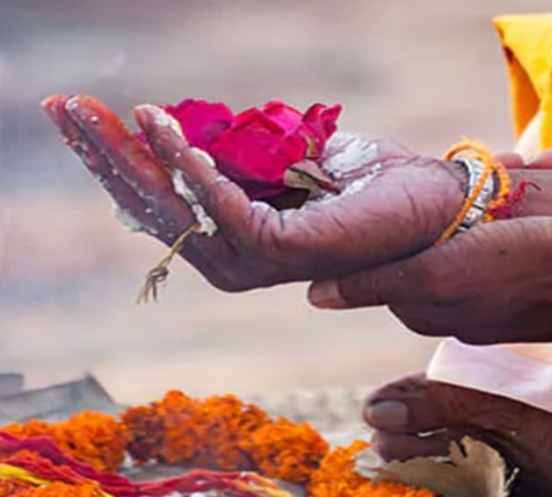 आजदेखि सोह्र श्राद्ध सुरु :  दिवङ्गत आफन्तको श्राद्ध गरिँदै