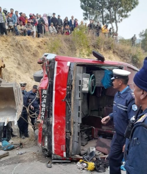 शंखरापुर स्कुल बस दुर्घटना -तीन जनाको मत्यु ४० जना घाइते