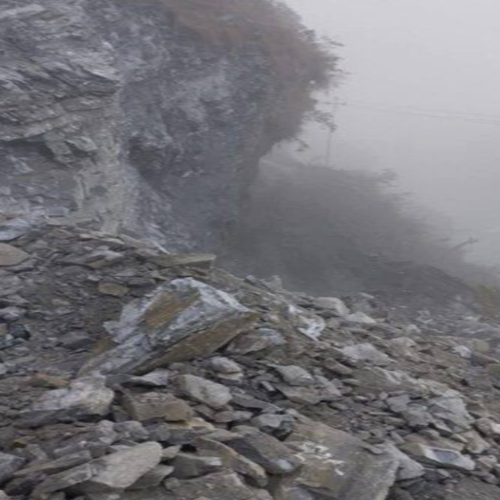 पहिरो खस्दा महाकाली लोकमार्ग अवरुद्ध