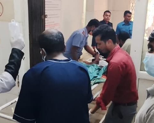 धनुषाको सबैलामा चोकको नाम विवादमा झडप, प्रहरीको गोली लागेर एक युवक घाइते