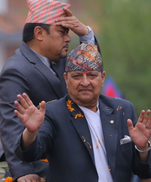 पूर्वराजा ज्ञानेन्द्र शाहलाई पनि पक्राउ या नजरबन्द गर्न खोजिएको  हो त?