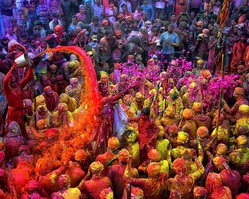 आज काठमाडौं उपत्यकासहित पहाडी तथा हिमाली क्षेत्रमा होली मनाइँदै