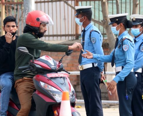 अदालतले भन्यो, ‘ट्राफिक प्रहरीले चाबी खोस्न सक्ने कानूनी व्यवस्था छैन’