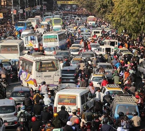 राजधानीका प्रमुख सडकहरू आज बिहानदेखि सवारी चापले अस्तव्यस्त
