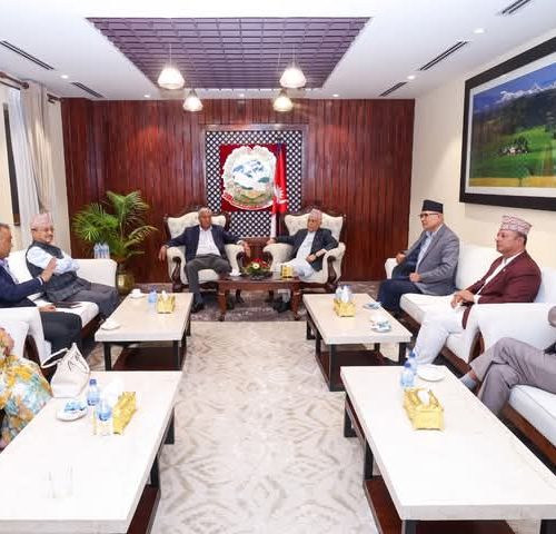नेपाली कांग्रेस र नेकपा एमालेका नेताहरुबीच बालुवाटारमा भेटवार्ता