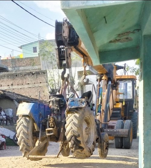 वीरगन्जमा ट्रयाक्टर दुर्घटना : दुईजनाको मृत्यु , एक जना घाइते